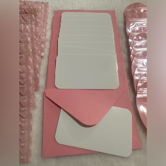 Pink Heart Bubble Bags, Pink Heart Zip Bags, Cards & Pink Envelopes - Picture 4 of 5